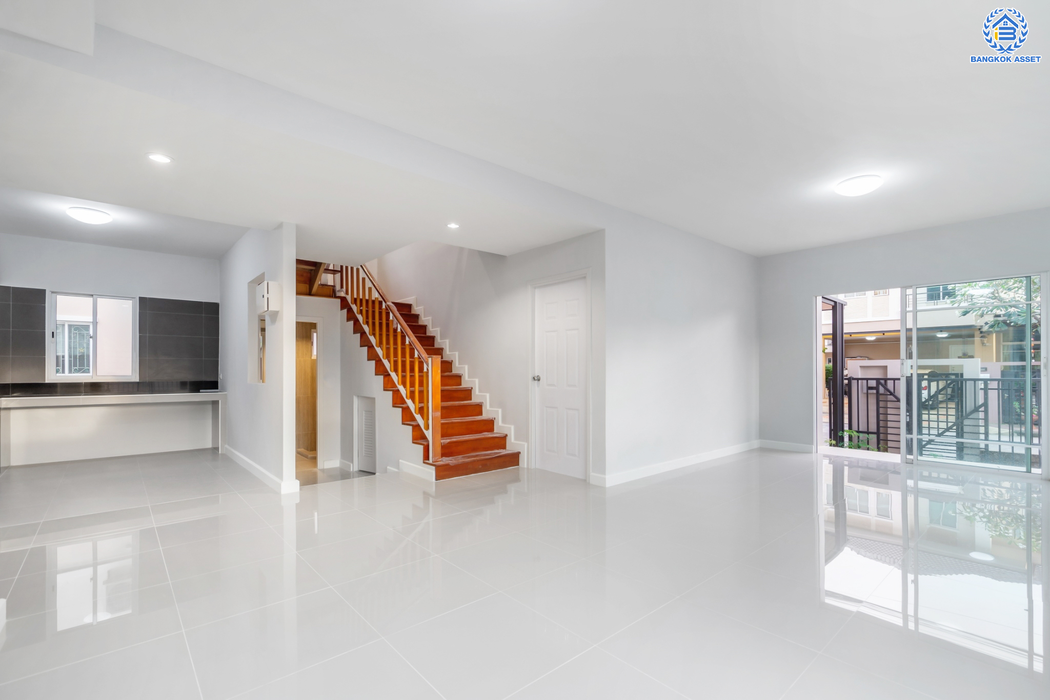 บ้านมือสองตกแต่งใหม่ โครงการ เดอะแพลนท์ ราชพฤกษ์-พระราม5 #หลังมุม! เนื้อที่ 51.2 ตร.ว. ฟังก์ชัน 3 ห้องนอน 2 ห้องน้ำ จอดรถได้ 2 คัน บนทำเลศักยภาพ เดินทางสะดวก ใกล้วงเวียนพระราม5, The Walk, ทางด่วน ศรีรัช และรถไฟฟ้าสายสีม่วง "สถานีบางรักใหญ่"